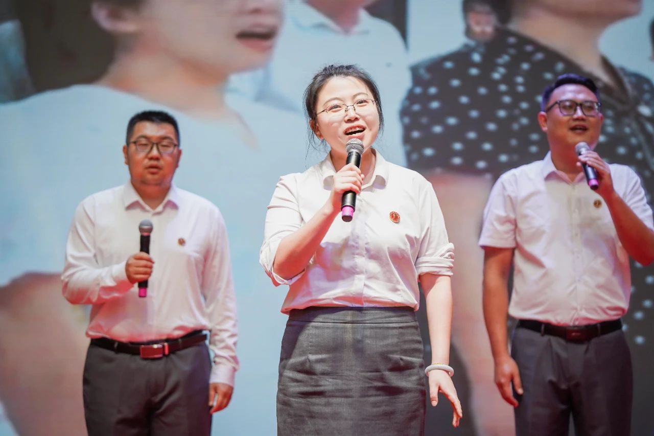 表彰!致敬经管老师! 第 38 张 表彰!致敬经管老师! 第 38 张