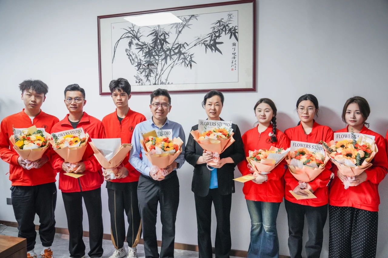 表彰!致敬经管老师! 第 40 张 表彰!致敬经管老师! 第 40 张