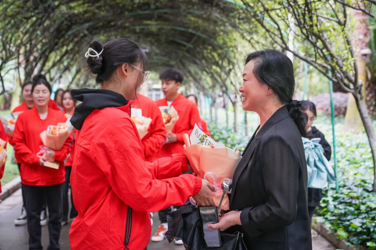 表彰!致敬经管老师! 第 41 张 表彰!致敬经管老师! 第 41 张