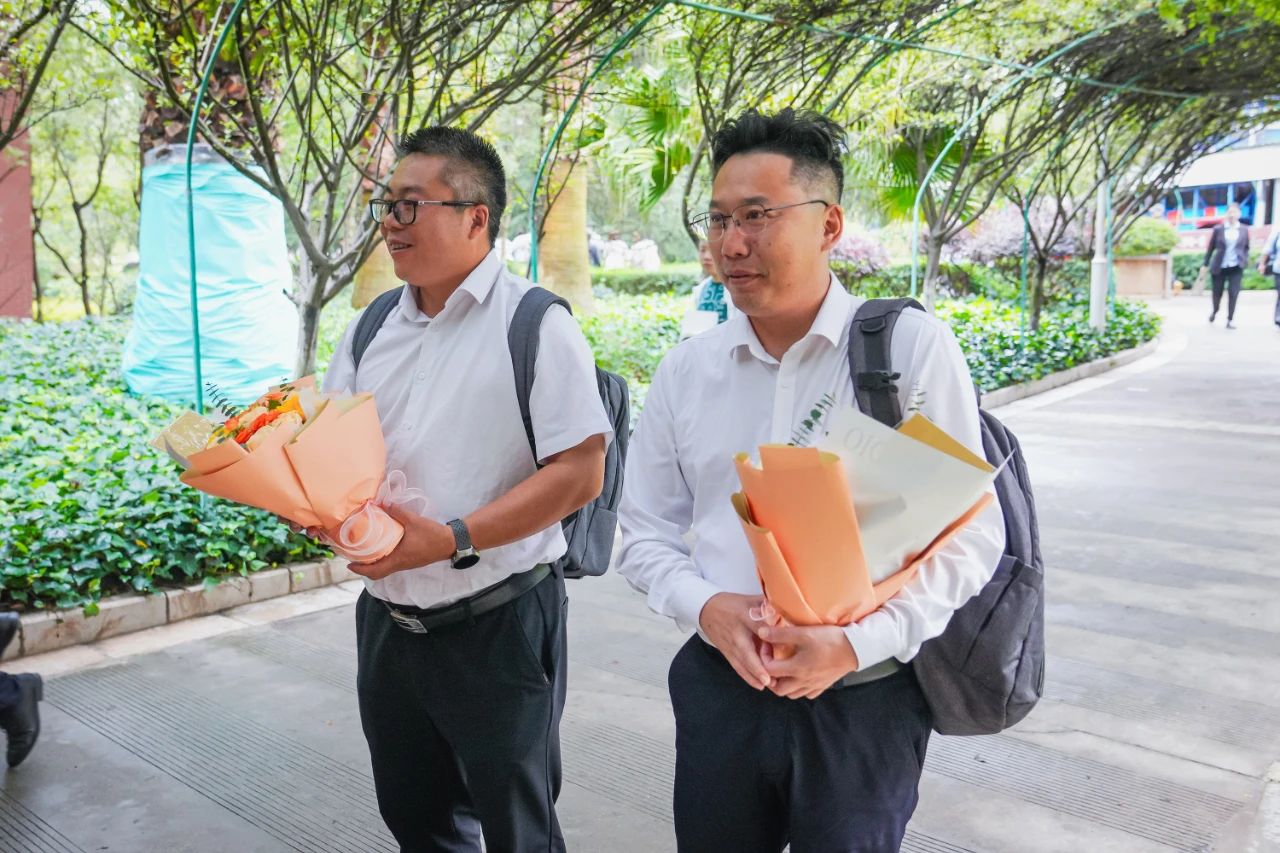 表彰!致敬经管老师! 第 46 张 表彰!致敬经管老师! 第 46 张