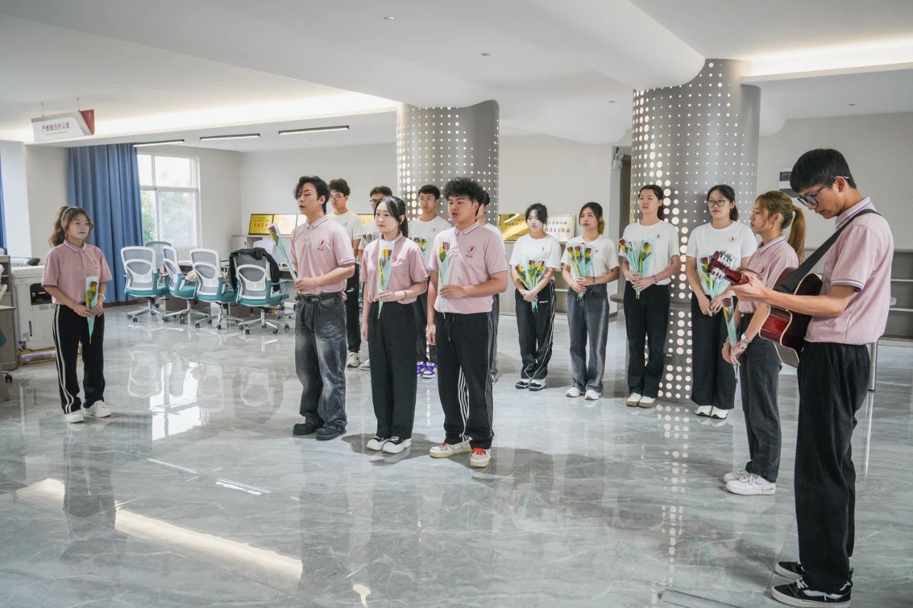 表彰!致敬经管老师! 第 47 张 表彰!致敬经管老师! 第 47 张