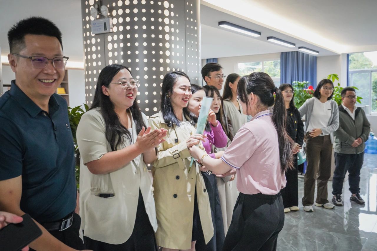 表彰!致敬经管老师! 第 48 张 表彰!致敬经管老师! 第 48 张