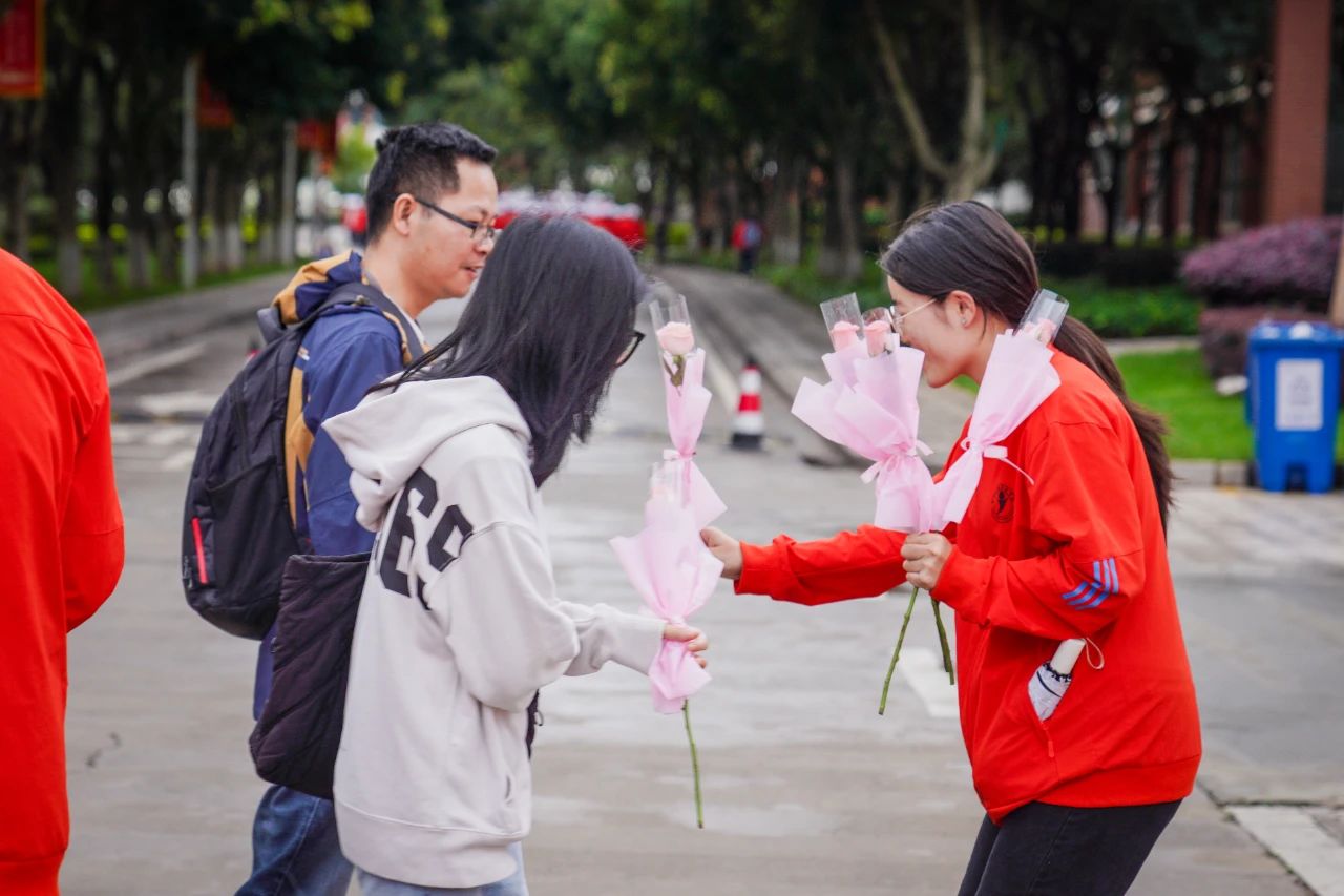 表彰!致敬经管老师! 第 52 张 表彰!致敬经管老师! 第 52 张