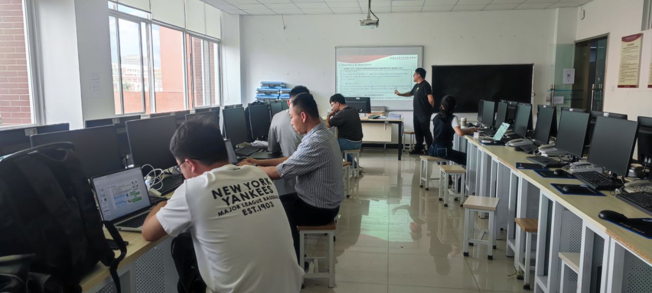 【教研活动】软件工程教研室活动聚焦教学质量提升、安排论文指导与就业工作 第 3 张