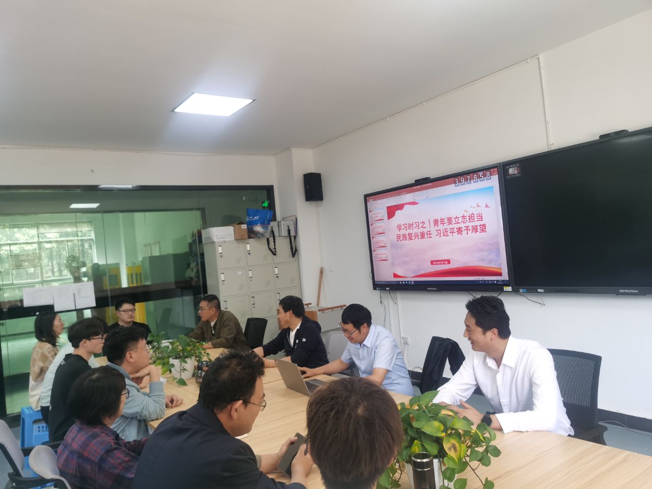 插图--3.jpg 插图--3.jpg