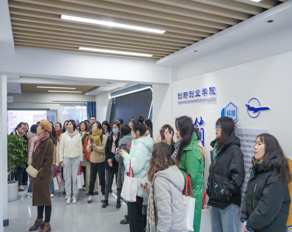 国培进高校 实践促提升!云南省职教国培到云南经济管理学院开展实践教学 第 2 张 国培进高校 实践促提升!云南省职教国培到云南经济管理学院开展实践教学 第 2 张