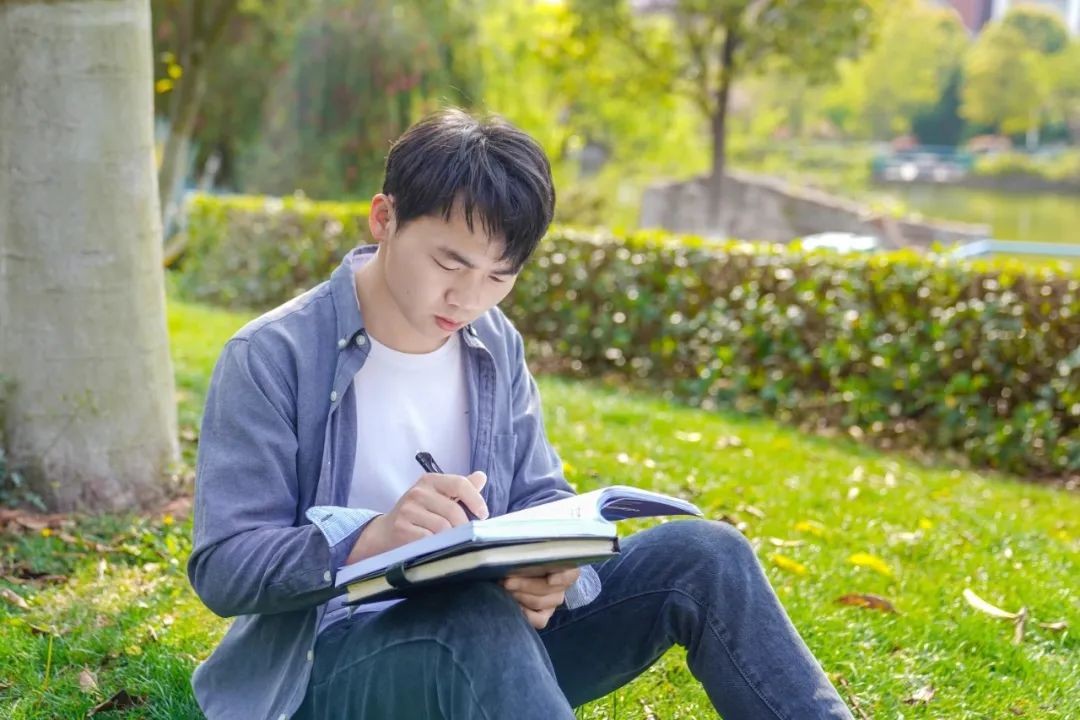 云经管学子登上《人民日报》！还成功上岸省考公务员！ 第 14 张