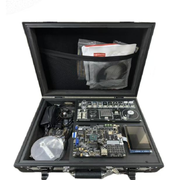 云经管🤝龙芯中科,“百芯计划”实验室授牌‼️ 第 3 张