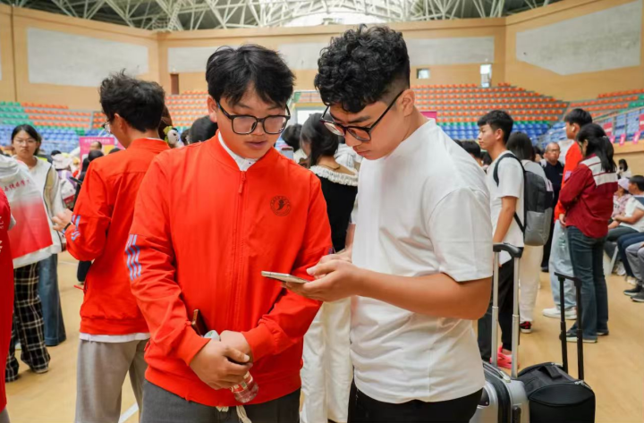 屏幕截图 2025-12-25 193952.png