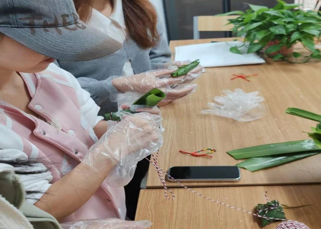 一站式学生社区 | 智慧社区开展“粽香端午,情系传统”端午节主题活动 第 5 张 一站式学生社区 | 智慧社区开展“粽香端午,情系传统”端午节主题活动 第 5 张