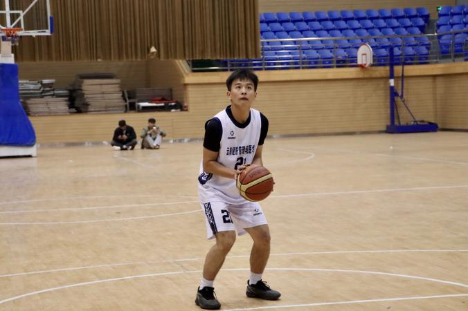 热血逐光,“篮”不住的青春!医学院篮球赛总决赛燃动校园 第 6 张 热血逐光,“篮”不住的青春!医学院篮球赛总决赛燃动校园 第 6 张