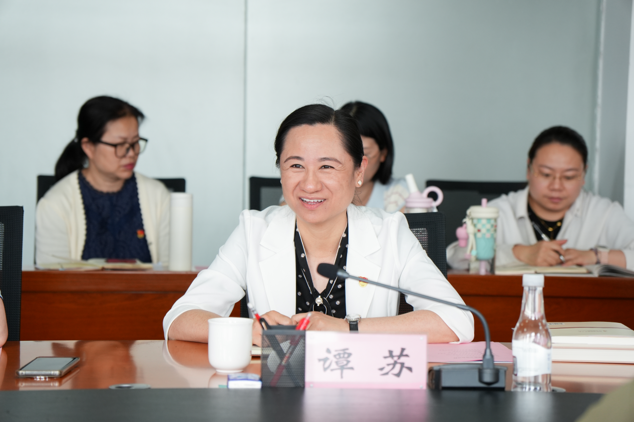 中宣部原副部长王世明莅临我校与思政课教师座谈交流 第 3 张 中宣部原副部长王世明莅临我校与思政课教师座谈交流 第 3 张
