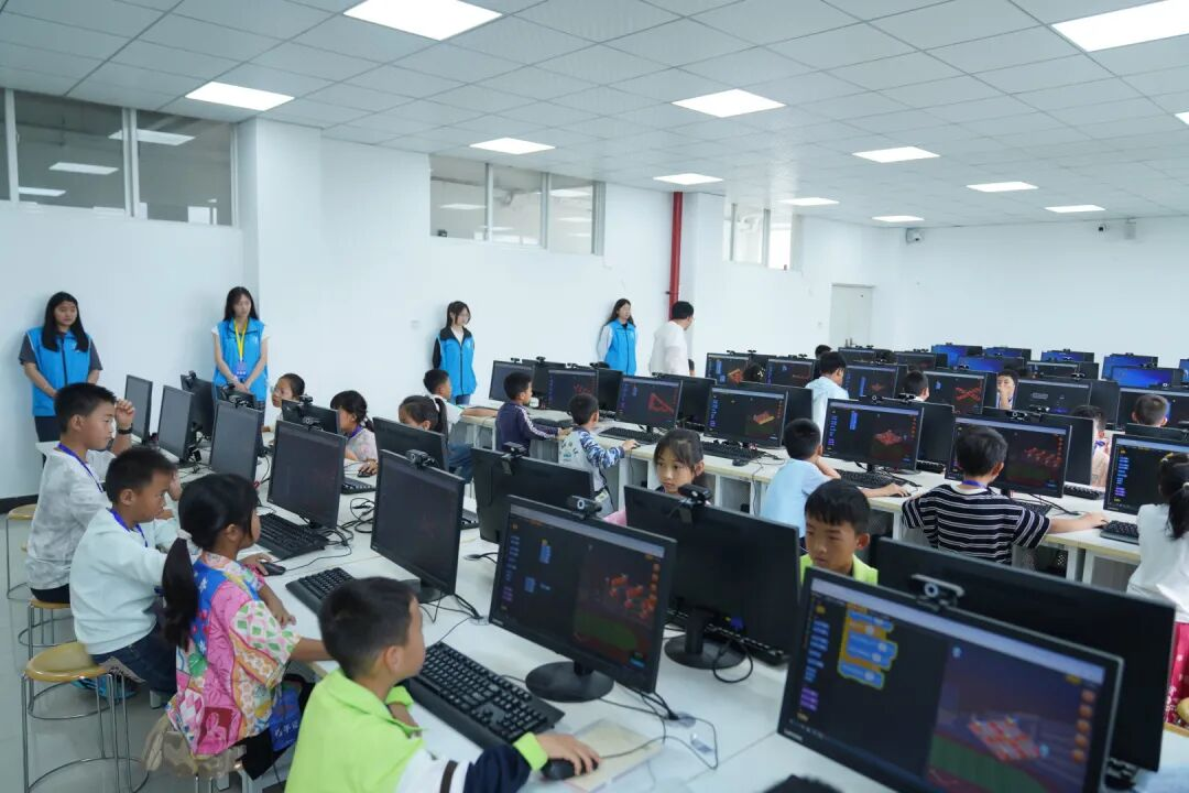 全国青少年心理成长知识与应用创新大赛云南赛区复赛在云经管举办 第 10 张